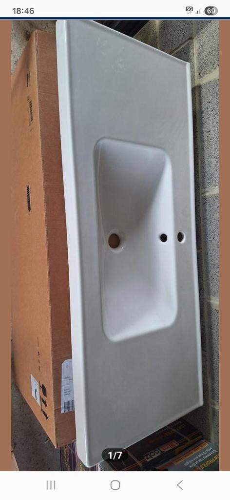 Nouveau lavabo dans une boîte avec accessoires, Enlèvement