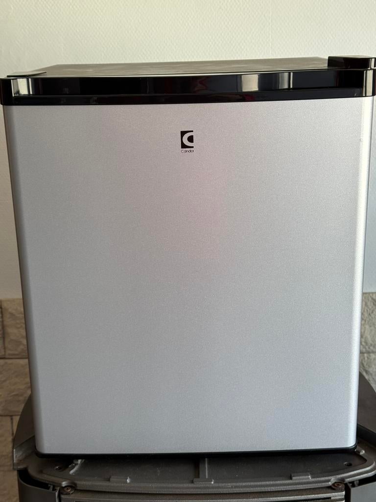 Mini koelkast. Ideaal voor op kot, Elektronische apparatuur, Vriezers en Diepvrieskisten, Ophalen, Zo goed als nieuw