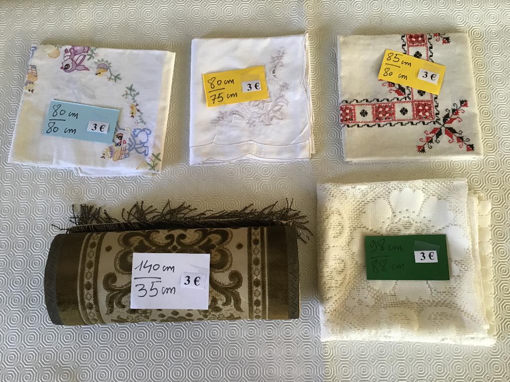 5 nappes pour seulement 3 euros par nappe, Maison & Meubles, Nappes, Enlèvement ou Envoi, Comme neuf
