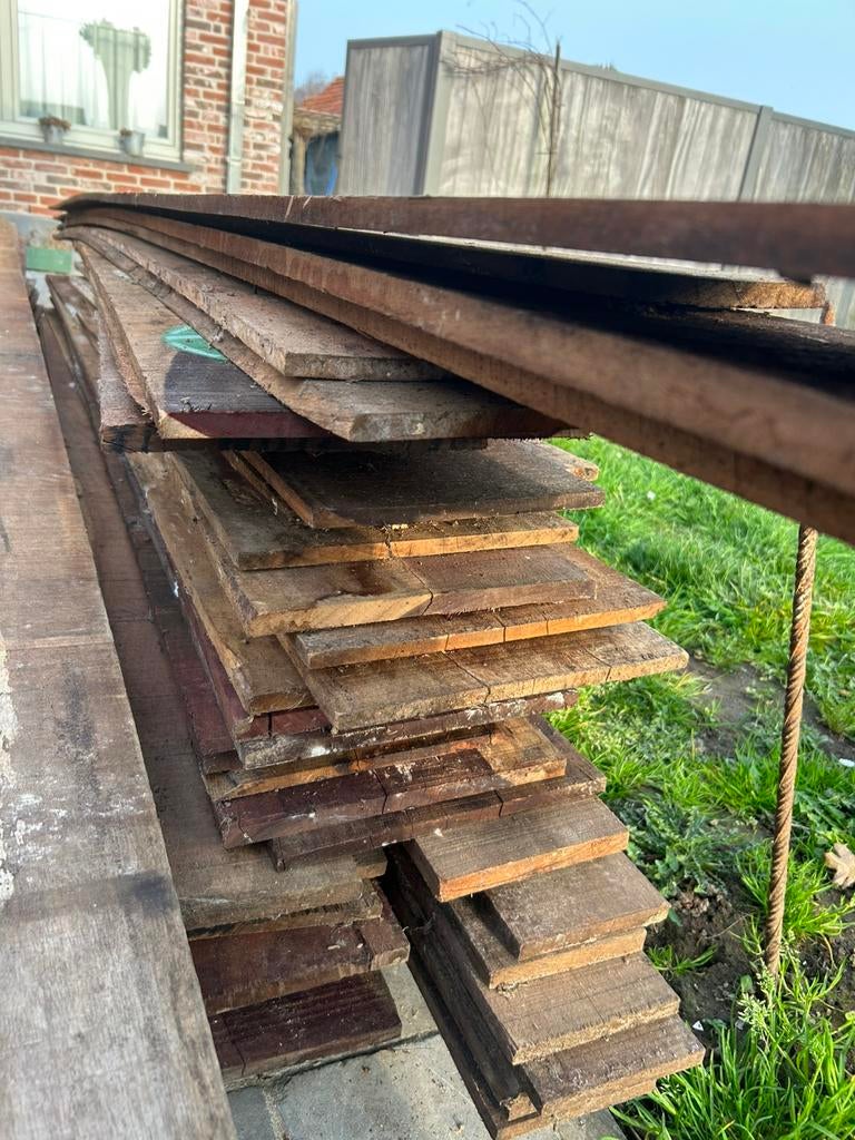 Rond 30 m2 ruw padouk planken 320€ideal voor dierenstal, Ophalen, Zo goed als nieuw