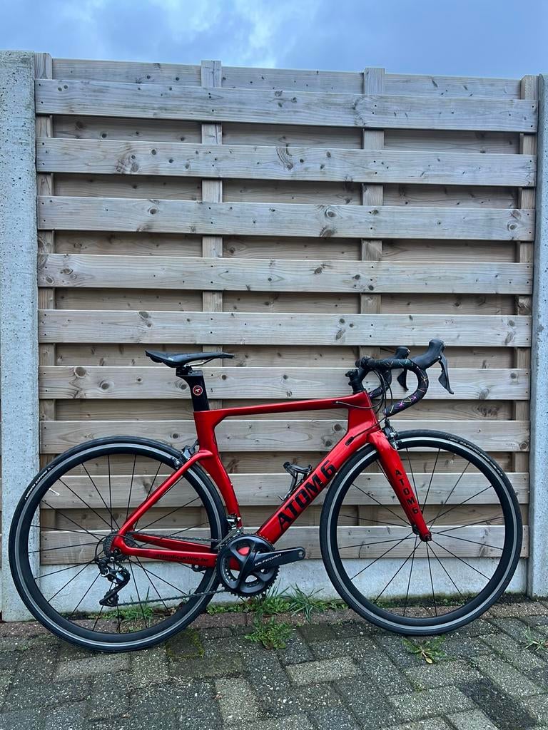 Magnifique ATOM 6 Carbon en excellent état, Ultegra 11S !, Enlèvement ou Envoi, Comme neuf, Carbone