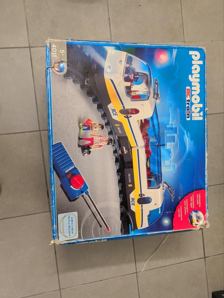 Train RC playmobil, Enlèvement