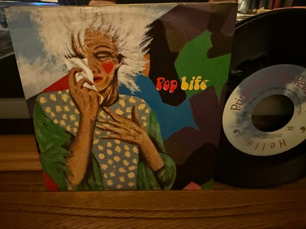 And The Revolution - Hello, 7 inch, Single, Ophalen of Verzenden, Zo goed als nieuw