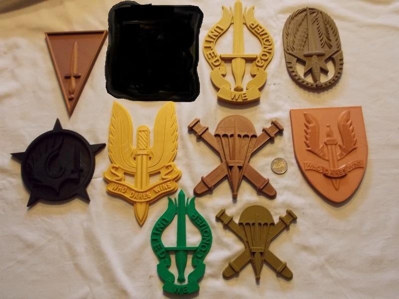 Para commando Insignia gemaakt in Plastiek, Verzamelen, Ophalen of Verzenden, Landmacht, Embleem of Badge