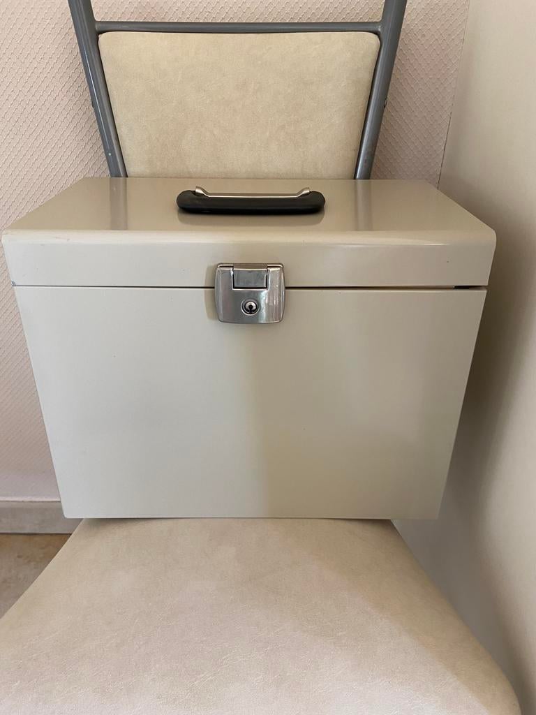 Porté documents métal, Bijoux, Sacs & Beauté, Valises, Moins de 35 cm, Comme neuf, Enlèvement, Moins de 50 cm