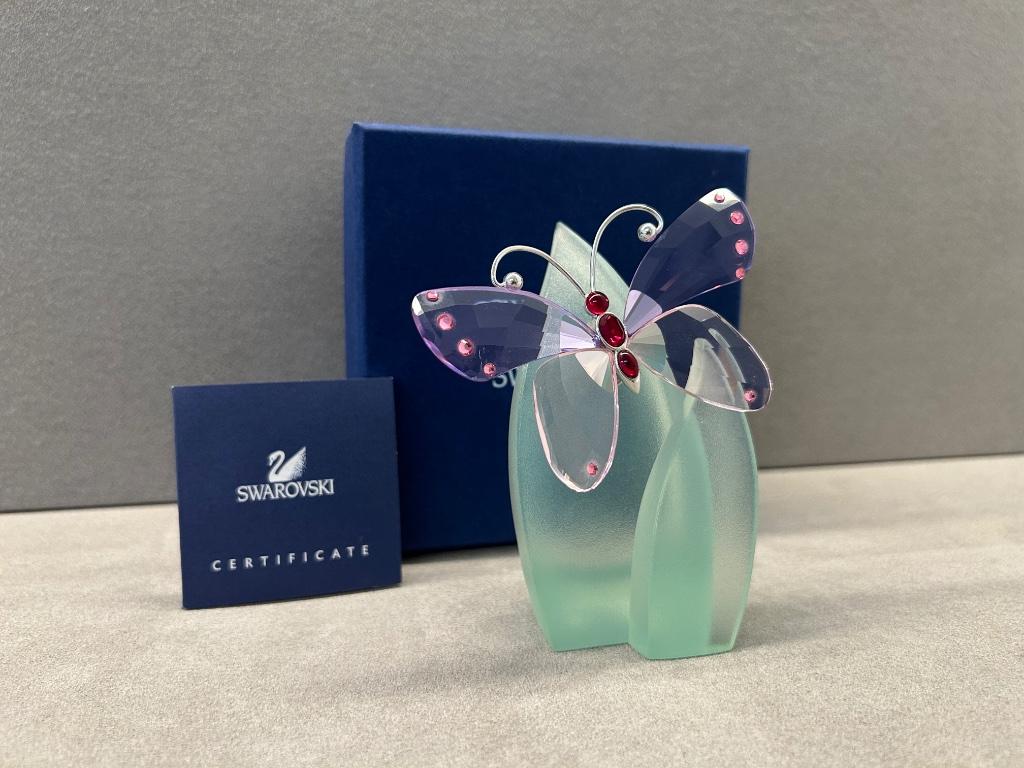 Swarovski Paradise Acara Violet vlinder, Enlèvement ou Envoi, Neuf, Figurine