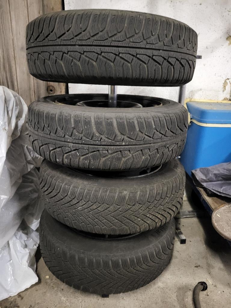 Kit Pneus hiver : 185/65 R15 88T, 15 pouces, Pneus hiver, 185 mm, Pneu(s)