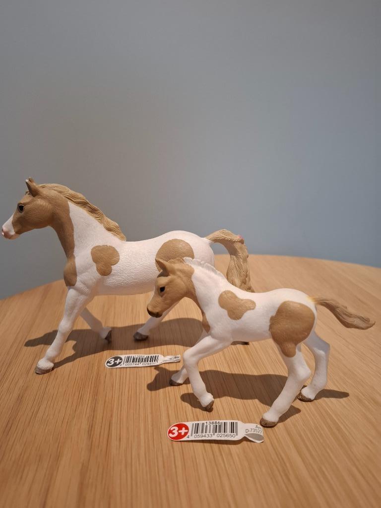 Schleich 13884 Paint merrie + 13886 Paint veulen, Ophalen, Zo goed als nieuw