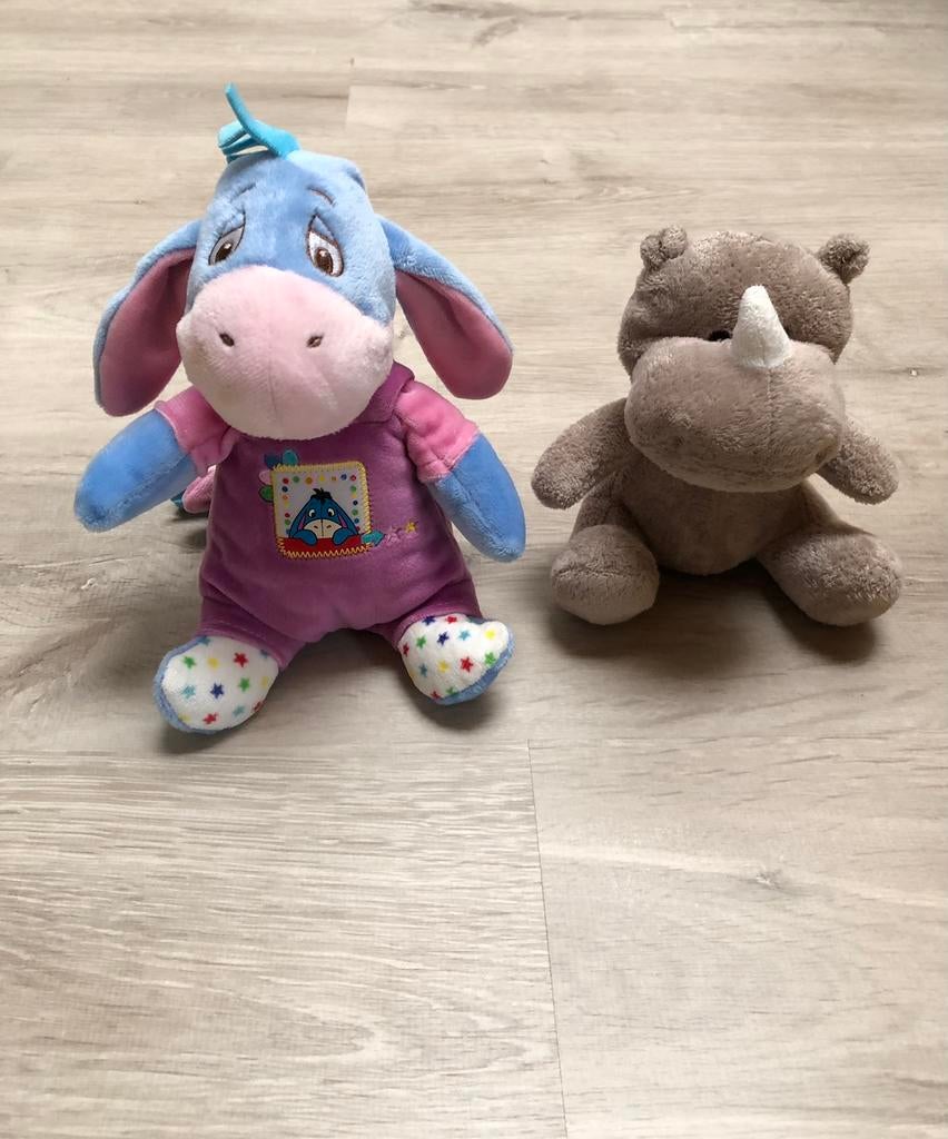 Disney Nico toy Iejoor met tuinpak + knuffel neushoorn, Kinderen en Baby's, Ophalen, Zo goed als nieuw