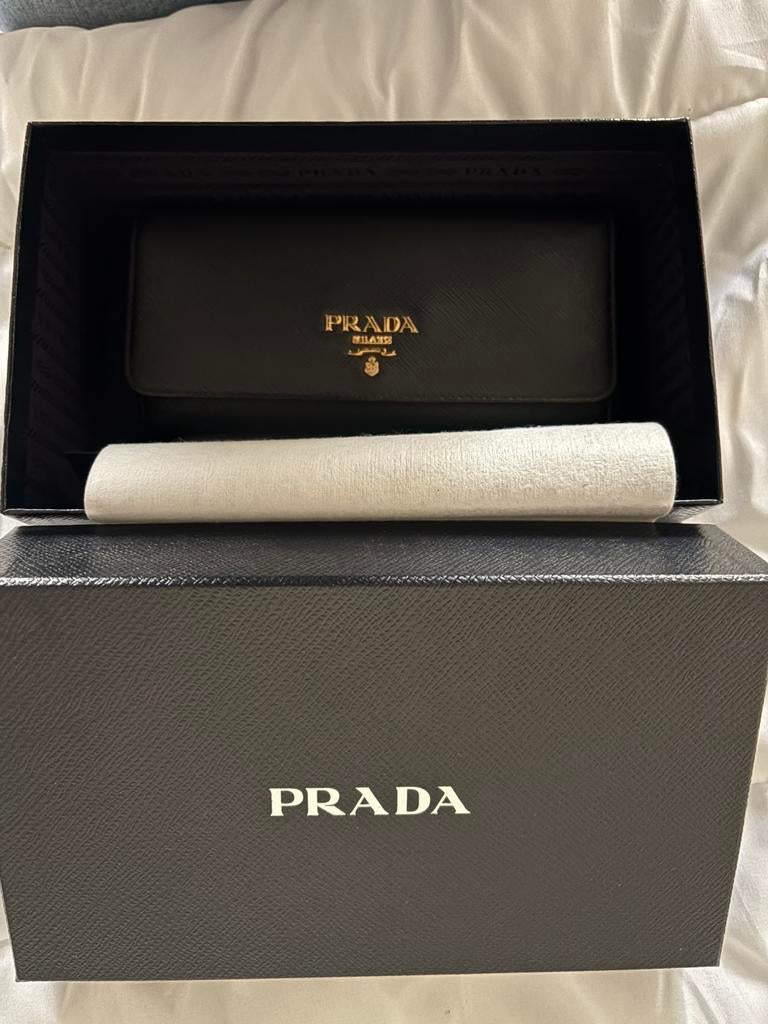 Portemonnee Prada, Handtassen en Accessoires, Portemonnees, Zwart, Zo goed als nieuw, Leder, Ophalen