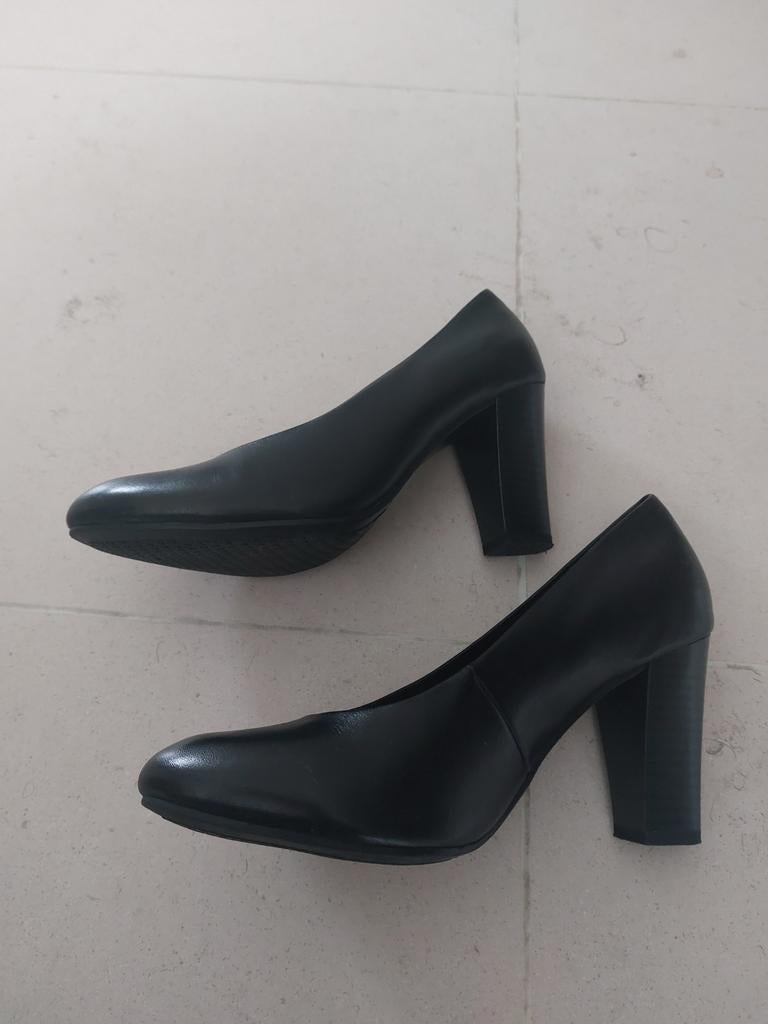 Zwarte pumps Tamaris maat 36, Enlèvement ou Envoi, Comme neuf