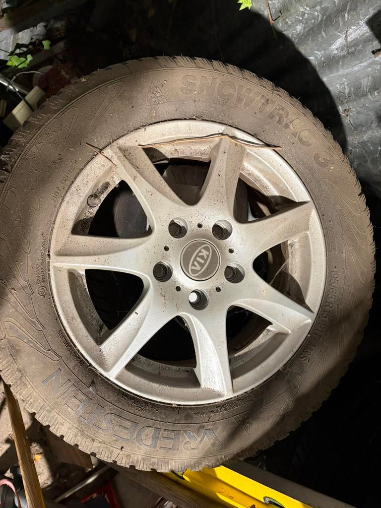 Winterbanden Kia, Auto-onderdelen, Ophalen, Gebruikt, 16 inch, Banden en Velgen