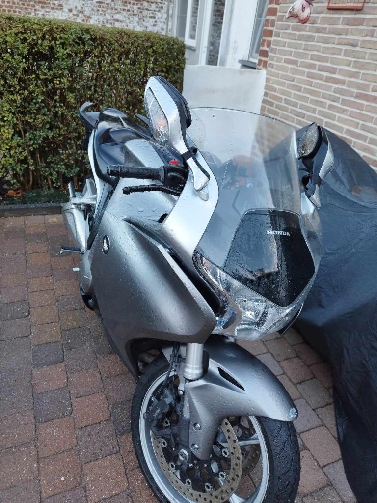 Honda VFR-1200F, Motos, Motos | Honda, Plus de 35 kW, 4 cylindres, 1237 cm³, Sport