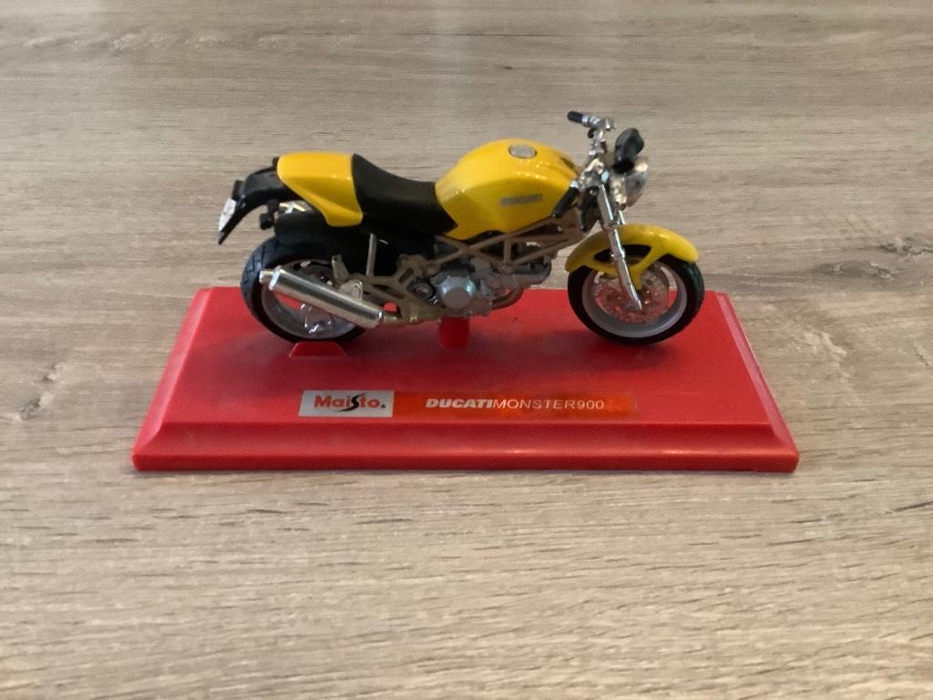 Moto miniature Ducati Monster 900 (échelle 1/18), Enlèvement ou Envoi, Utilisé, Moteur, Maisto