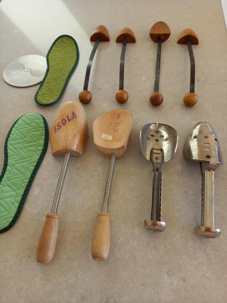 Vier paar vintage schoenspanners maat 35-37. 3€ per koppel., Ophalen