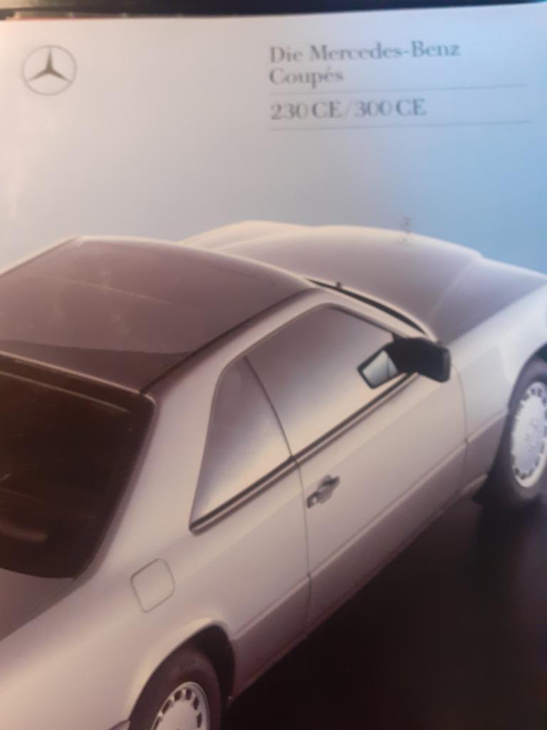 autobrochures Mercedes Benz, Boeken, Auto's | Folders en Tijdschriften, Zo goed als nieuw, Mercedes, Verzenden
