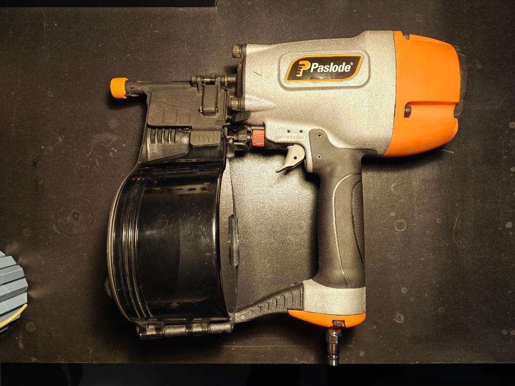 CLOUEUSE À BOBINE SÉQUENTIELLE PASLODE CNP75.1, Bricolage & Construction, Outillage | Autres Machines, Enlèvement ou Envoi, Comme neuf