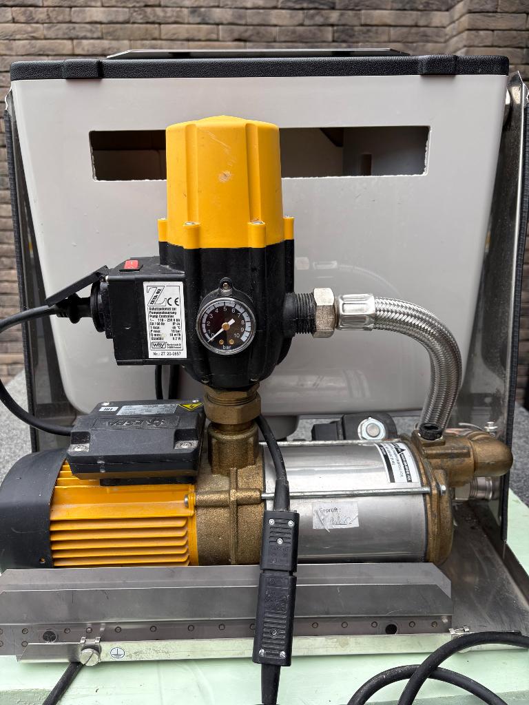 Regenwaterpomp., Tuin en Terras, Waterpompen, Zo goed als nieuw, Elektrisch, Ophalen