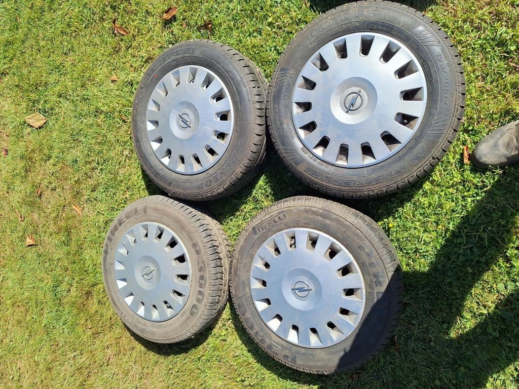 4 pneus sur jante 175 70 R 14 opel, Autos : Pièces & Accessoires, Pneus & Jantes, Neuf, Pneus été, Pneu(s), Enlèvement