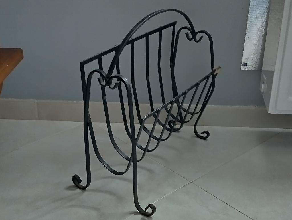 Porte-journaux fer forgé vintage H 43cm L 40cm larg. 16cm, Enlèvement