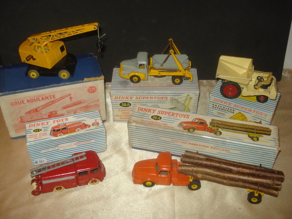 DINKY TOYS Lot 2 de 5 Anciens Camions et Véhicules en Boîtes, Enlèvement ou Envoi, Utilisé, Bus ou Camion, Dinky Toys