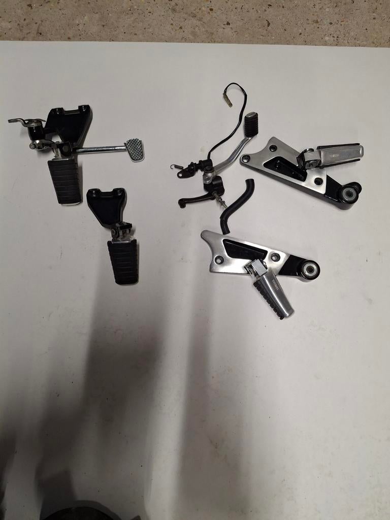 Voetsteunen vmax, Motoren, Ophalen