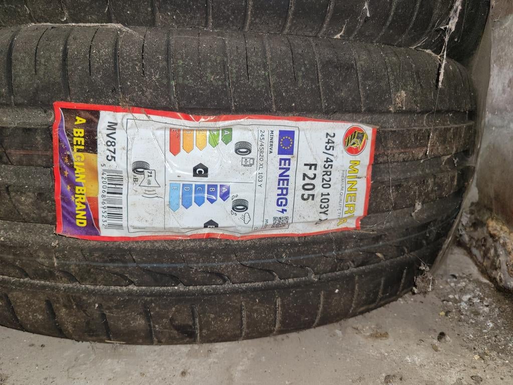 Autobanden 245/45 r20 103y minerva f205 4st, Enlèvement