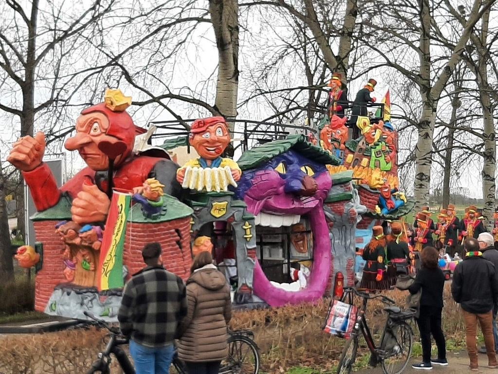 Carnavalswagen tekoop, Hobby en Vrije tijd, Ophalen