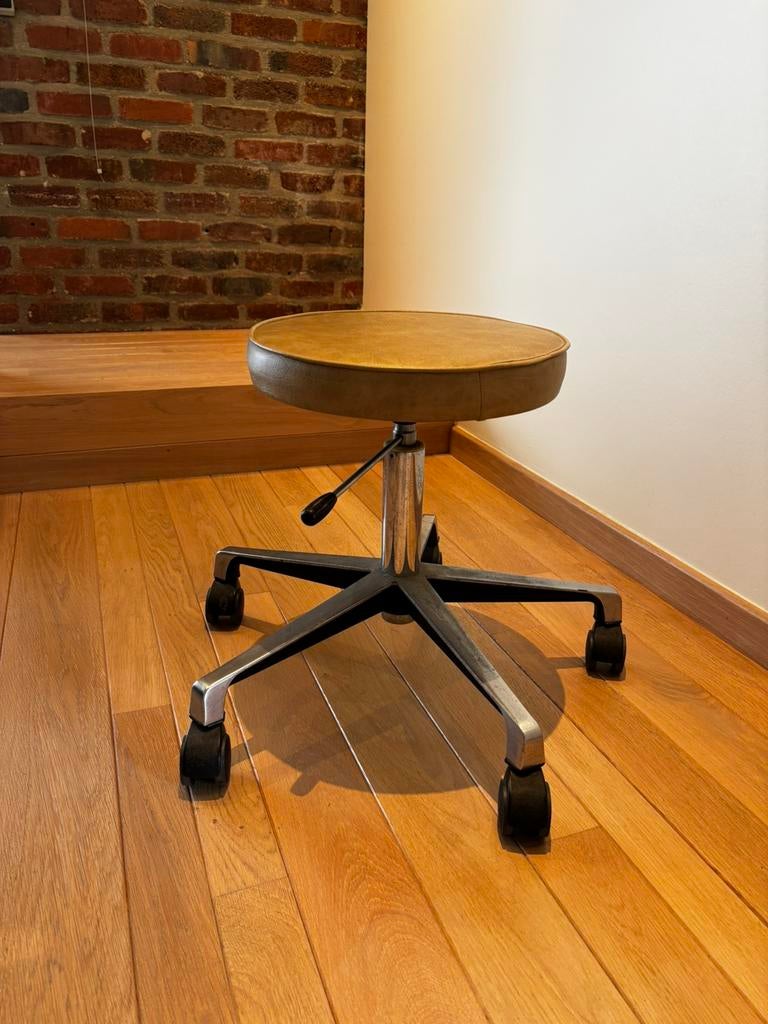 Vintage verstelbare kruk op wieltjes, Maison & Meubles, Tabourets, Comme neuf, Enlèvement