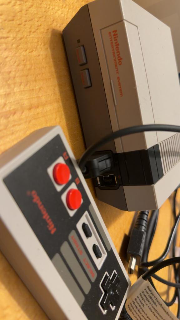 Super nintendo en nintendo nes, Games en Spelcomputers, Spelcomputers | Nintendo Super NES, Ophalen of Verzenden, Gebruikt, Met 3 controllers of meer