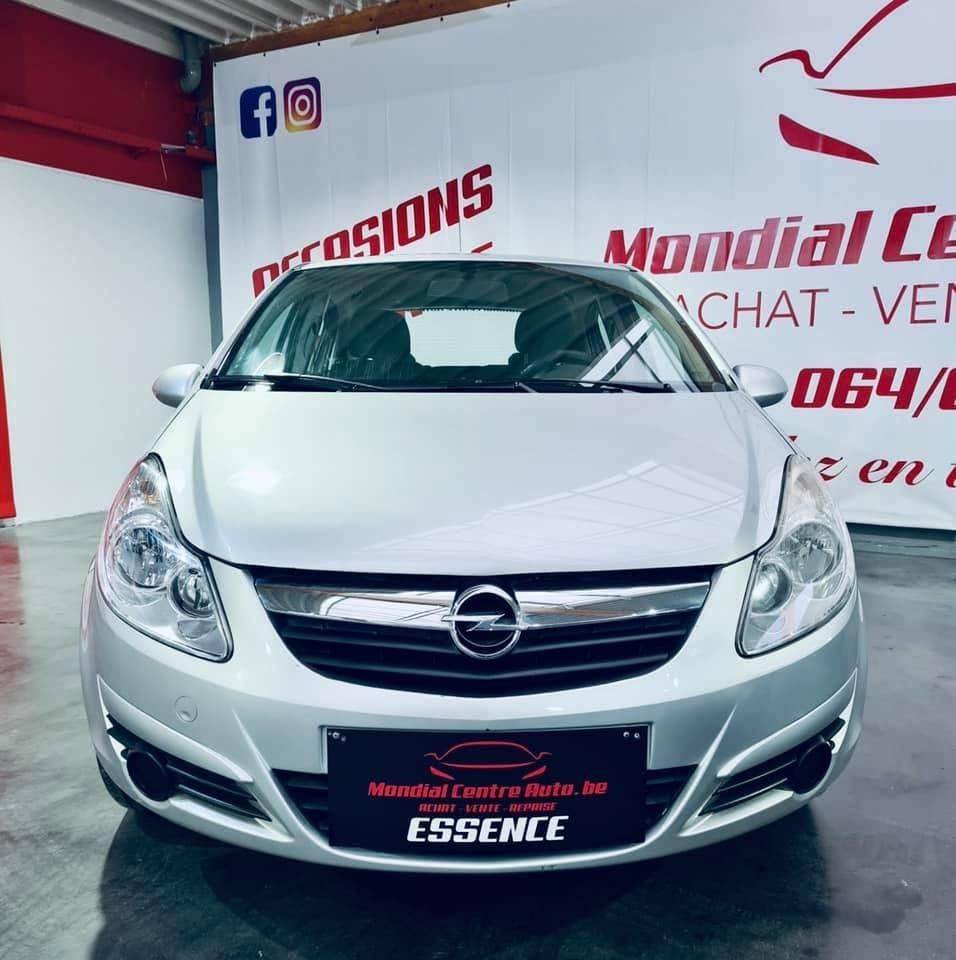 Opel Corsa pour pièce ou a remettre en ordre, Auto's, Opel, Voorwielaandrijving, Stof, 4 cilinders, 5 deurs