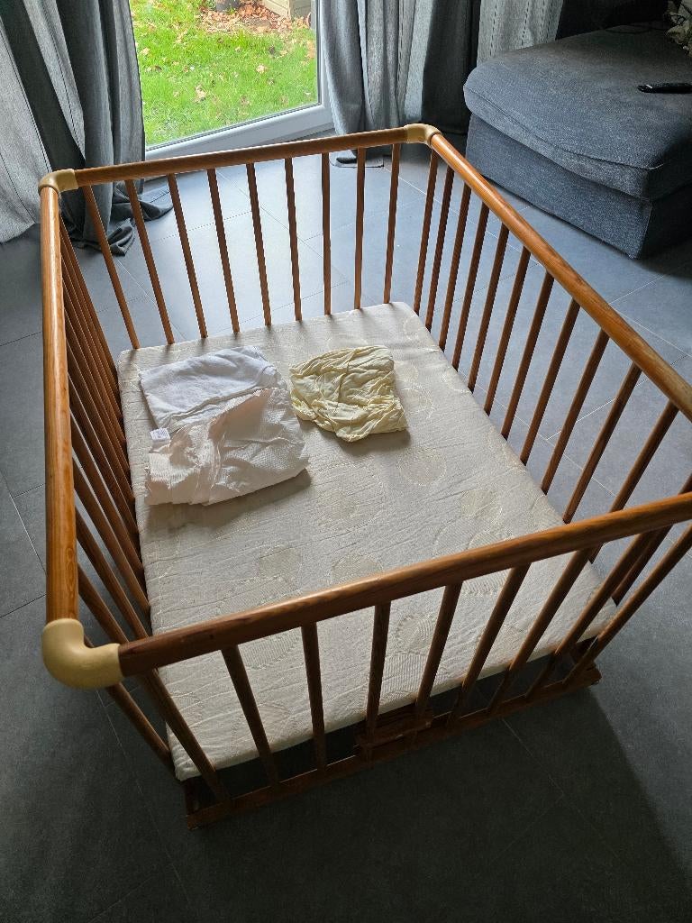 Parc bébé bois complet, Enfants & Bébés, Parcs, Enlèvement, Utilisé, Rectangulaire, Roulettes