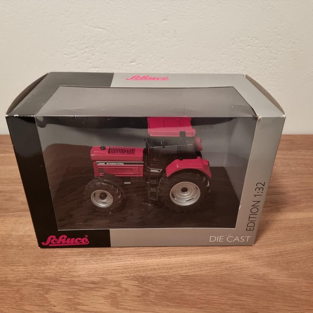 Étui IH 1455 XL Schuco, Hobby & Loisirs créatifs, Voitures miniatures | 1:32, Neuf, Tracteur et Agriculture, Schuco, Enlèvement ou Envoi