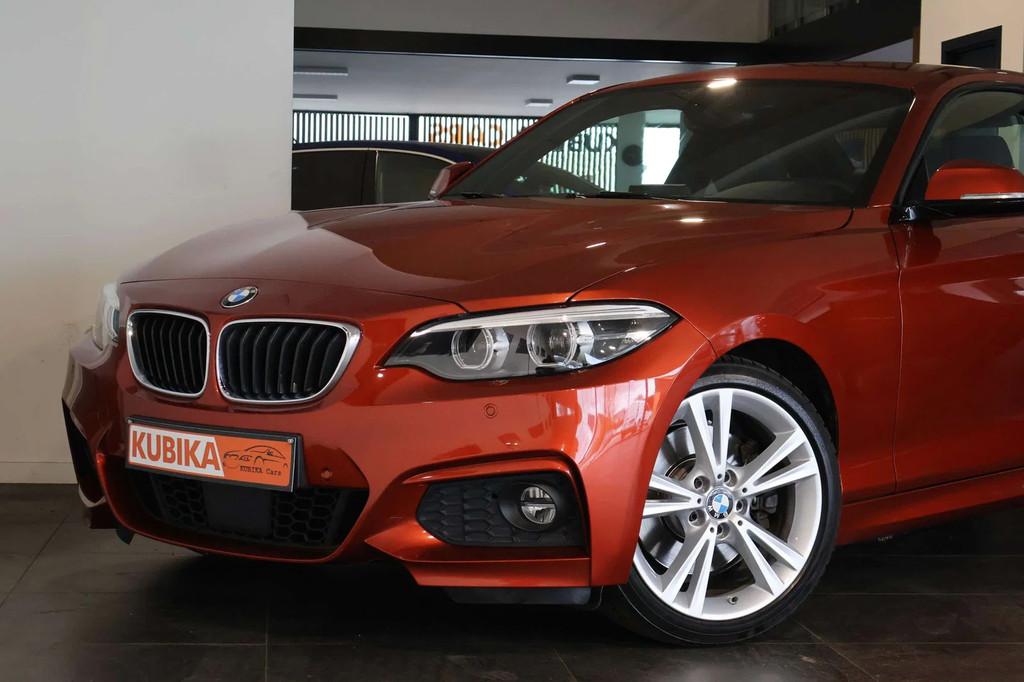 BMW 230 Coupé 230iA OPF M-Pack Keyless TrekH LijnA ACC Gara, Auto's, BMW, https://public.car-pass.be/vhr/e2ee92c9-1205-48d0-b379-fbd34df55294