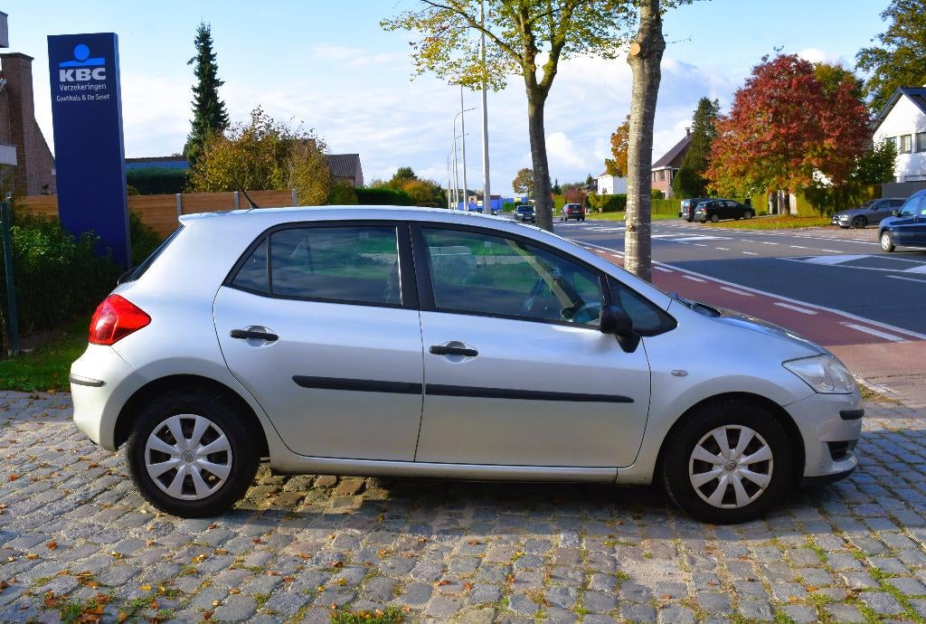 Toyota Auris 1.4D-4D/GPS/1st Owner/HISTORY, Auto's, Voorwielaandrijving, Stof, Zwart, 4 cilinders