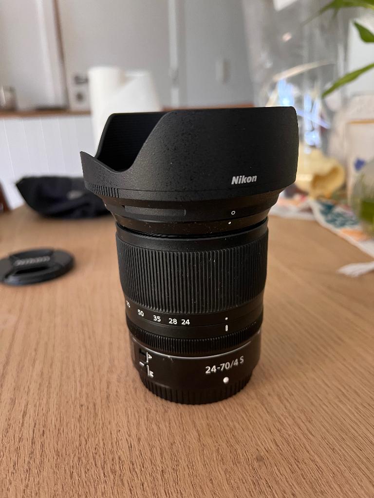 Nikon Z 24-70 F4 S, TV, Hi-fi & Vidéo, Photo | Lentilles & Objectifs, Enlèvement, Utilisé, Lentille standard, Zoom