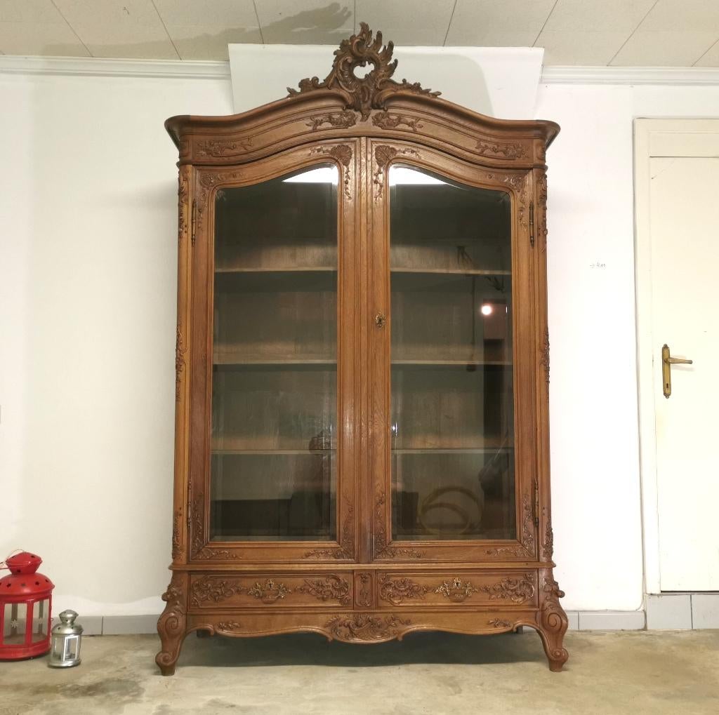 Belle vitrine ancienne liégeoise en chêne H 245 L 155, Chêne, Avec tablette(s), 150 à 200 cm, Enlèvement