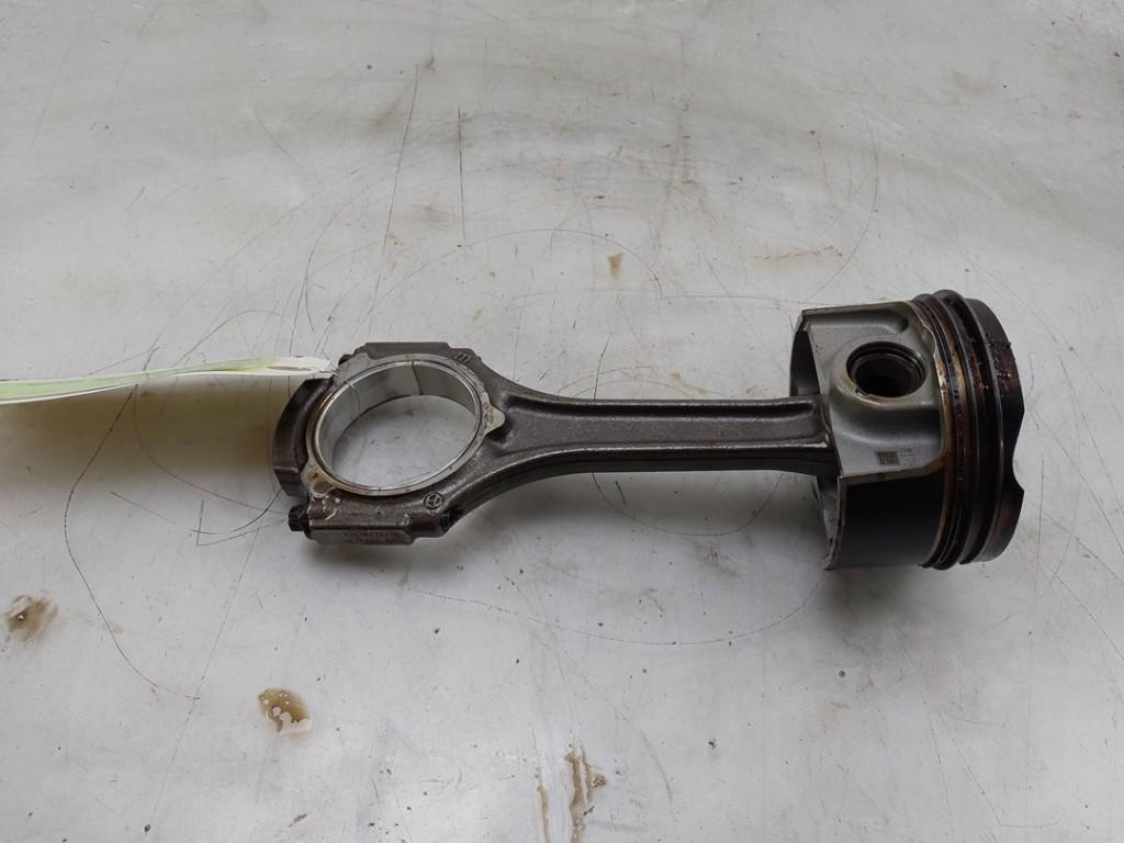 PISTON Mercedes-Benz AMG GT (C190) (01-2014/-), Autos : Pièces & Accessoires, Utilisé, Mercedes-Benz