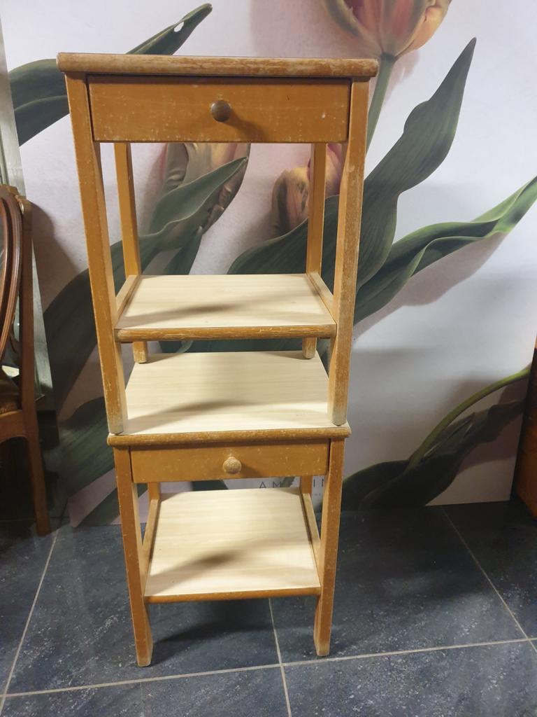 2 nachtkastjes of kolomkast, Ophalen