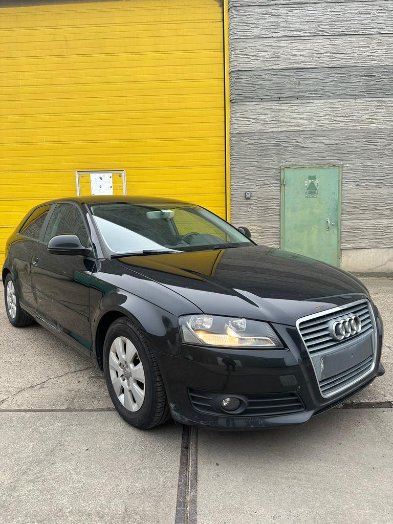 AUDI A3 8P 1.6 TDI EURO5, Autos, Audi, Euro 5, Boîte manuelle, Noir, Particulier