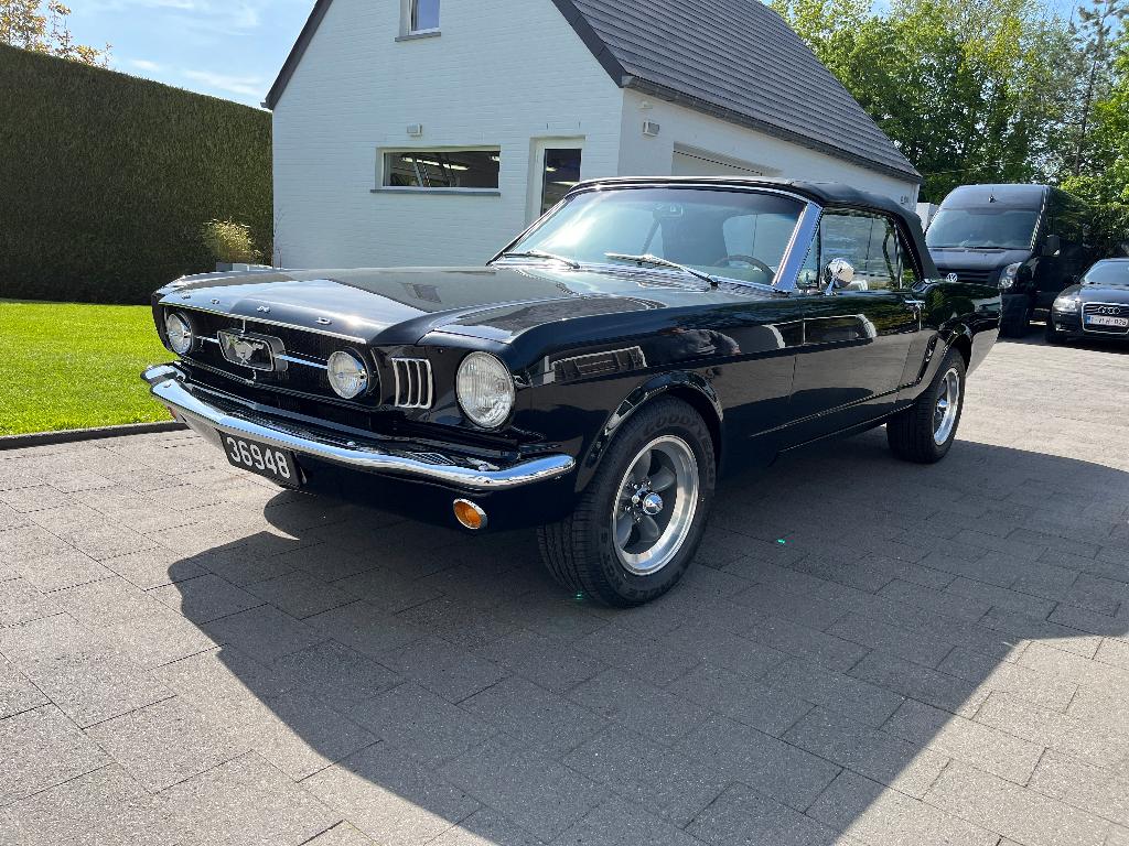 Ford Mustang Cabrio uit 1965 V8 boite auto ,nieuw, Auto's, Ford USA, Automaat, 5000 cc, Cabriolet, Zwart