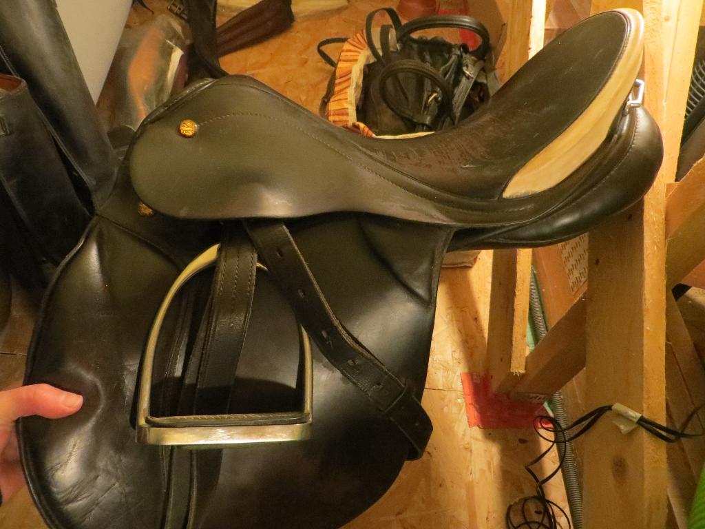Selle mixte 17" Prestige, Animaux & Accessoires, Chevaux & Poneys | Selles, Utilisé, Récréation, Enlèvement