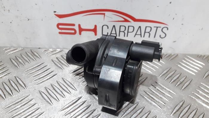 Extra waterpomp van een Mercedes C-Klasse, Gebruikt, -, Ophalen of Verzenden, -