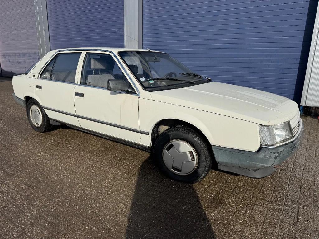 Renault 25 *YOUNGTIMER-FRENCH CAR* (bj 1985), Auto's, Oldtimers, Renault, Wit, Bedrijf, 5 deurs