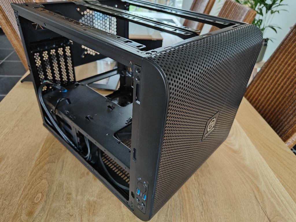 Thermaltake Core V21 Micro Chassis, Informatique & Logiciels, Boîtiers d'ordinateurs, Enlèvement ou Envoi, Comme neuf