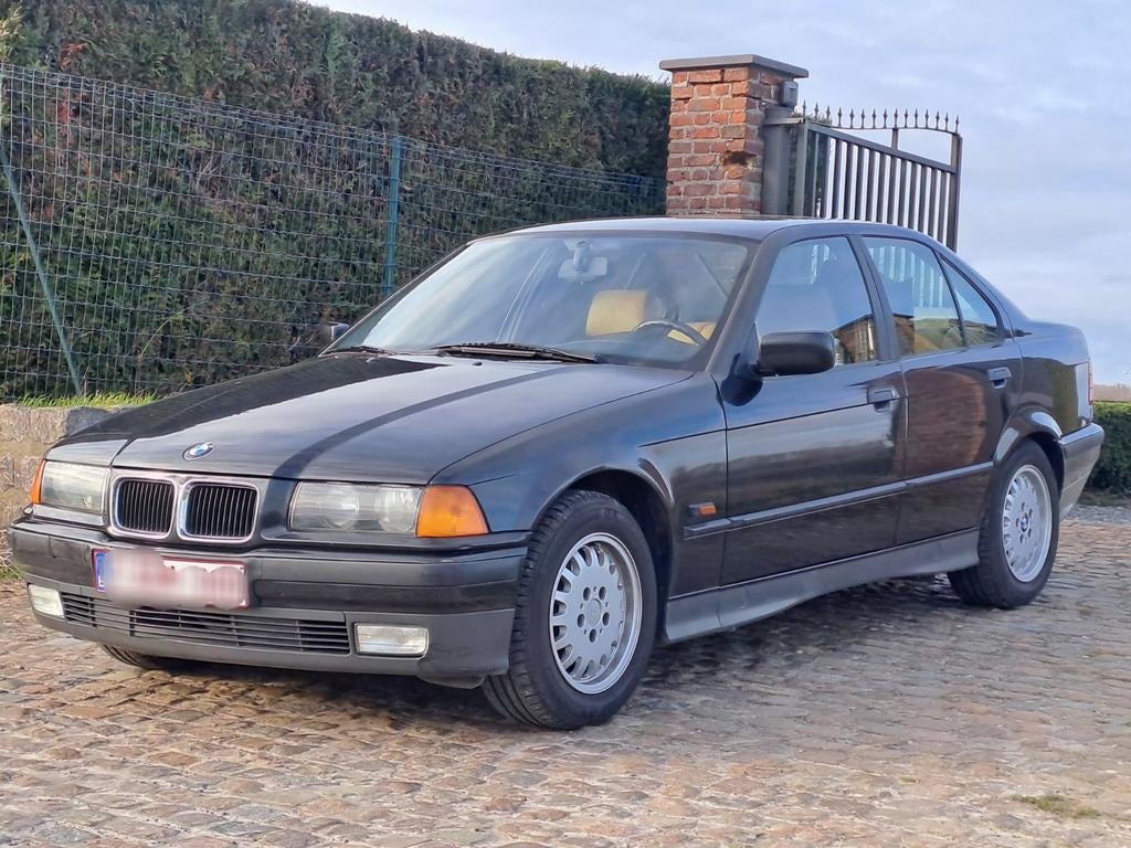 BMW 320i Handgeschakelde versnellingsbak met volledige optie, Auto's, 4 deurs, Beige, Zwart, Leder