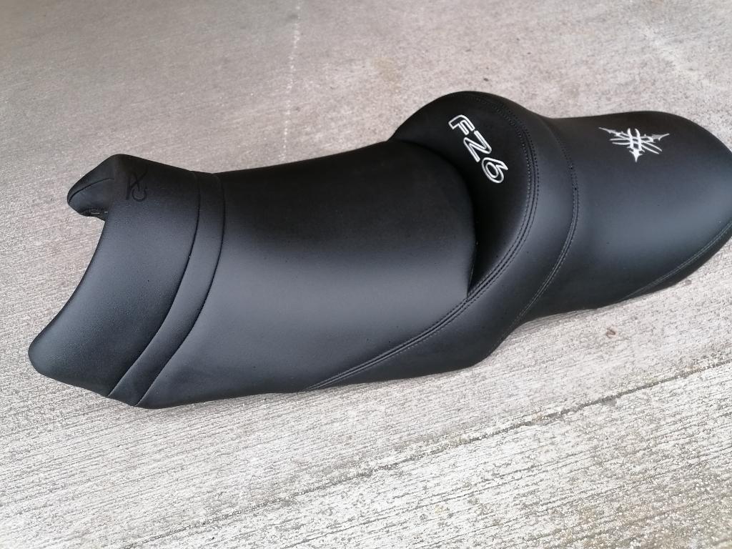YAMAHA FZ6 FAZER 600 SELLE CONFORT version haute + longue im, Ophalen, Zo goed als nieuw