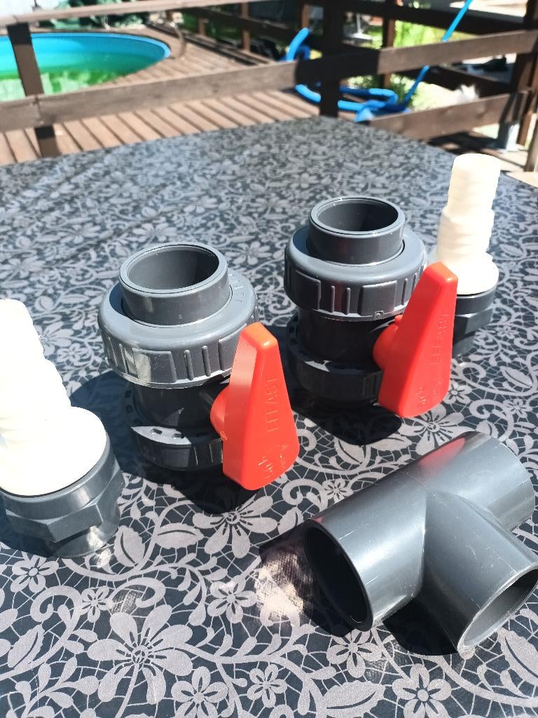 3 vannes a boules 2 pouces +un t + reduction, Enlèvement, Neuf