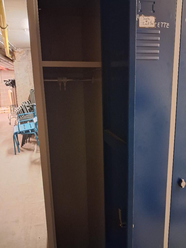 Armoires métalliques type vestiaire, Maison & Meubles, Armoires | Casiers, Enlèvement, Comme neuf