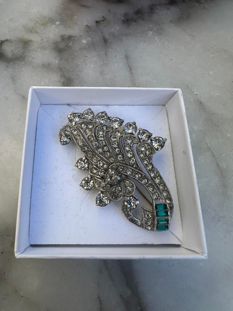 Broche Vintage Style Art Déco - Cristaux et Pierres Vertes, Enlèvement ou Envoi, Comme neuf, 4 à 7 cm, Argent
